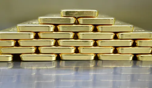 La demande d'or en hausse de 1% en 2024, restera soutenue par l'incertitude économique, déclare le World Gold Council.