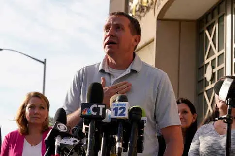 Le juge rejette le règlement proposé aux familles de Sandy Hook dans le cadre de la faillite d'Alex Jones.