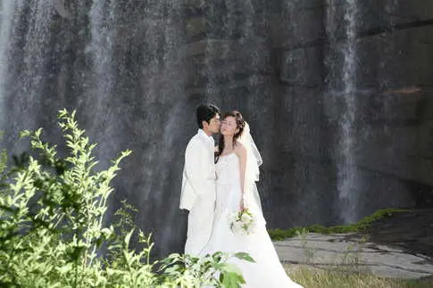 Le Taux de Mariage en Chine Chute de Plus de 20 % en 2024, Aggravant les Défis Démographiques.