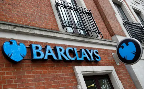 Barclays prolonge de trois ans le mandat du président Higgins.