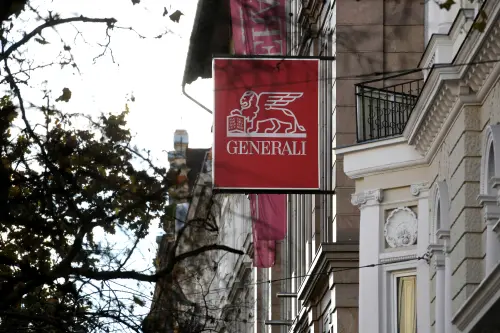 La famille Del Vecchio prévoit de bientôt augmenter sa participation dans Generali, annonce le président.