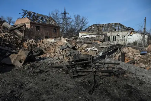 Trump promet l'implication de Kyiv dans les négociations de paix avec la Russie.