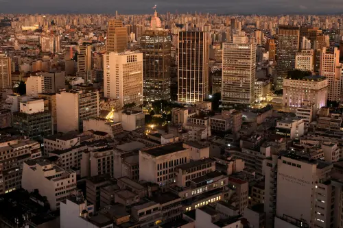 Le Brésil révise à la baisse ses prévisions de croissance économique et relève ses projections d'inflation.