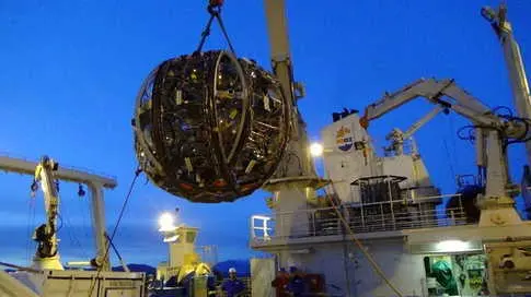 Télescope en mer profonde détecte un neutrino de haute énergie battant des records.