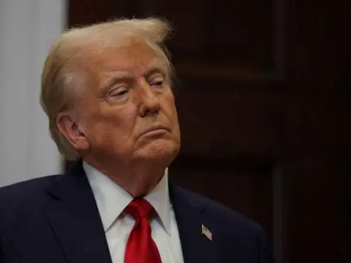 Trump souhaite des pourparlers sur la dénucléarisation avec la Russie et la Chine, espère des réductions des dépenses militaires.