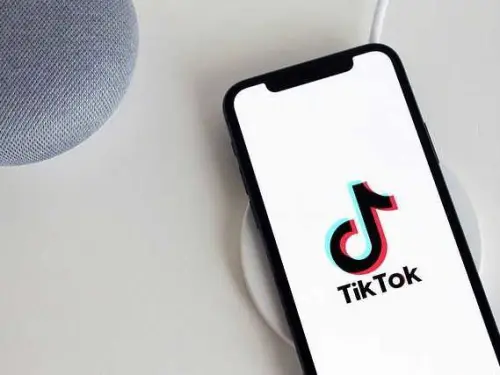 Trump tiendra une réunion sur d'éventuels investisseurs pour acheter TikTok avec un possible interdiction en jeu.