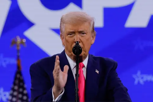 Trump salue une "grande journée pour l'Allemagne" après la victoire des conservateurs aux élections.