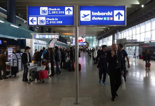 American Airlines indique que son vol a été dérouté vers Rome en raison d'un problème de sécurité.