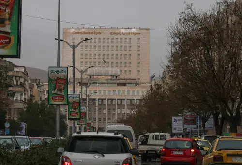 L'UE suspend les sanctions contre la Syrie, y compris celles concernant l'énergie et la banque.