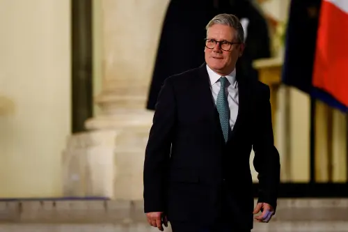 Le PM britannique Starmer prévoit d'augmenter les dépenses de défense et de réduire le budget de l'aide - The Sun.