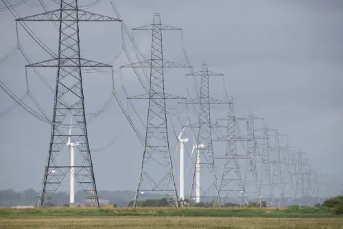 Des millions de Britanniques font face à des factures d'énergie plus élevées alors que le plafond des prix augmente de 6,4%.