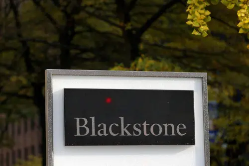 Blackstone lève 8 milliards de dollars dans son dernier fonds de dette immobilier en pleine reprise du secteur naissant.