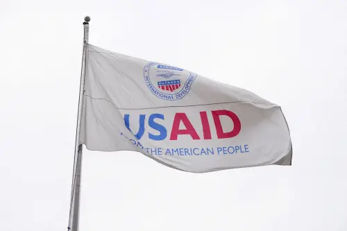 La police serbe perquisitionne les bureaux des organisations de surveillance, à la recherche de preuves sur les dons de l'USAID.
