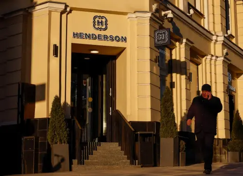 Des modes aux voitures, les marchés russes représentent un nouveau défi pour les marques occidentales envisaging un retour.