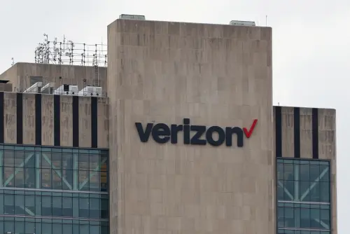 USDOT affirme que Verizon ne se déplace pas assez rapidement sur le contrat de 2,4 milliards de dollars de la FAA.