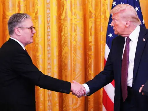 Starmer implore Trump de ne pas abandonner l'Ukraine dans la pression pour mettre fin à la guerre russe.