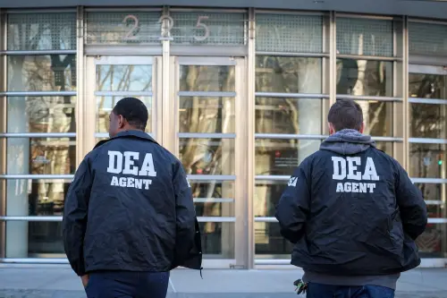 Le chef présumé du cartel mexicain, Caro Quintero, plaide non coupable aux accusations de drogue aux États-Unis.