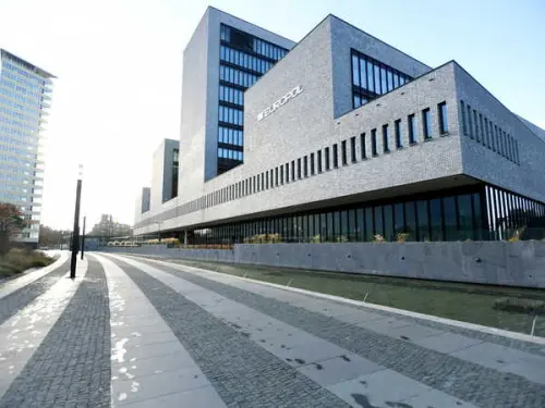 Des dizaines d'arrestations dans le monde entier pour des images de sévices sexuels sur des enfants générées par l'intelligence artificielle.