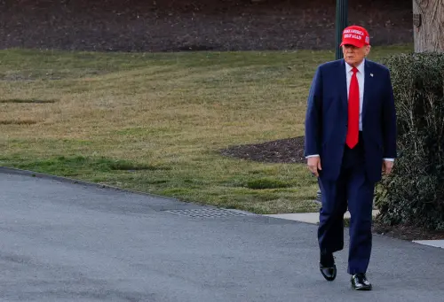 Trump ordonne une nouvelle enquête sur les droits de douane concernant les importations de bois aux États-Unis.