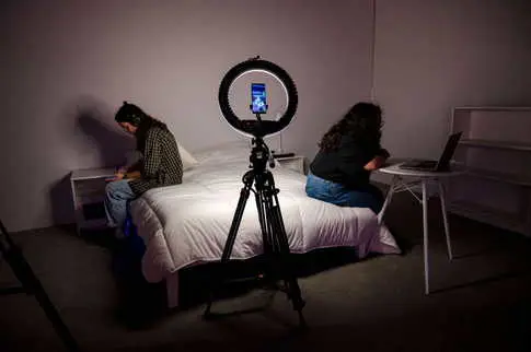 Plateforme de Créateurs Passports Face à un Procès Pour Distribution Présumée de Pornographie Infantile.