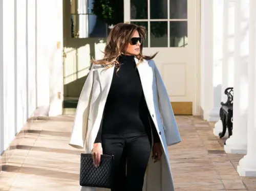 Melania Trump plaide en faveur d'un projet de loi bipartisan contre la diffusion de contenus pornographiques vengeurs sur Capitol Hill.