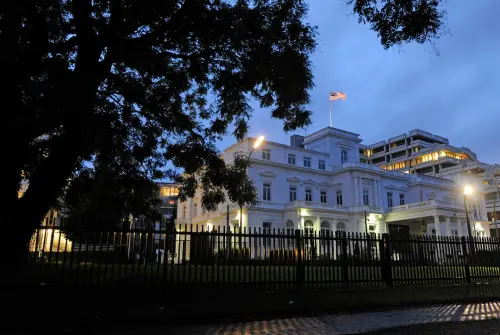 L'administration Trump envisage la fermeture de près d'une douzaine de missions diplomatiques à l'étranger.