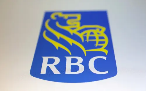 Exclusif : la RBC du Canada licencie certains employés après une restructuration de son secteur, déclarent des sources.