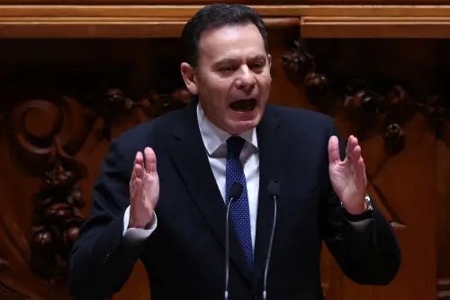 Le gouvernement portugais perd un vote de confiance, des élections se profilent.