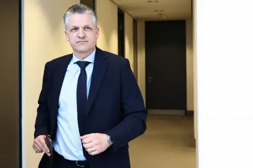 L'horloge tourne pour l'accord allemand sur la manne fiscale, mais l'optimisme fait grimper l'euro.