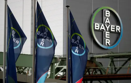 Exclusif : La baisse des actions de Bayer attire l'attention du régulateur du marché, selon une source.
