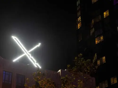 Les États-Unis n'ont pas encore déterminé qui était derrière la cyberattaque ayant provoqué une panne sur le véhicule de Musk.