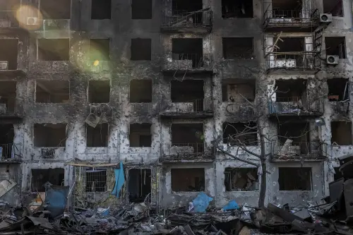 Kyiv reconnaît qu'il ne peut pas reprendre tout le territoire occupé par la force pour le moment, déclare un responsable.