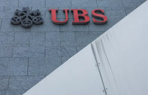 L'auditeur d'UBS met en garde sur les contrôles de reporting financier de la banque.