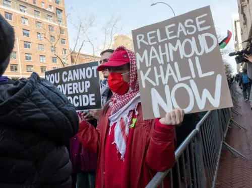 L'ACLU publie la vidéo de l'arrestation par l'ICE de Mahmoud Khalil.