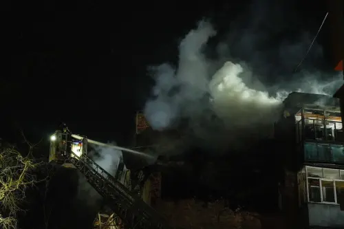 Trump annonce qu'il va s'entretenir avec Poutine mardi au sujet de la fin de la guerre en Ukraine.