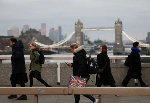 Le Royaume-Uni va réduire les paiements sociaux pour faire face à l'augmentation des coûts.