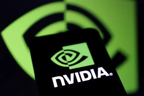 Des entreprises chinoises passent une commande de 16 milliards de dollars pour de nouvelles puces Nvidia, rapporte The Information.