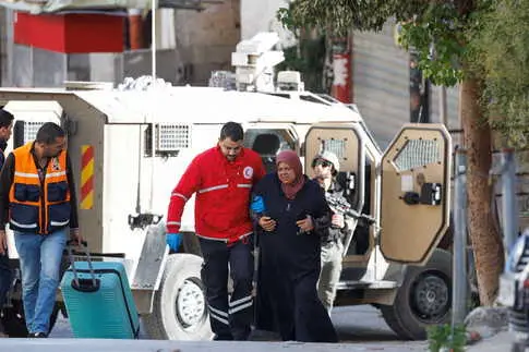 Corps de huit secouristes du PRCS récupérés après une frappe israélienne sur des ambulances à Gaza.