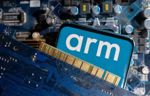 Exclusif : Arm aurait récemment cherché à acquérir Alphawave pour sa technologie de puces AI, selon des sources.