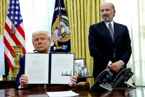 Les droits de douane de Trump entravent les fusions-acquisitions et les introductions en bourse dans ce qui devait être un trimestre exceptionnel.