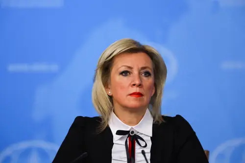 La Russie attaque le Royaume-Uni 'paranoïaque' concernant le registre d'influence étrangère.