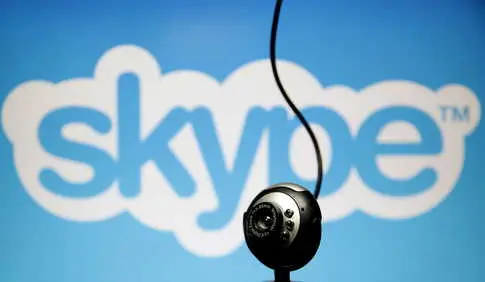 Microsoft va retirer Skype après 21 ans, incitant les utilisateurs à passer sur Teams.