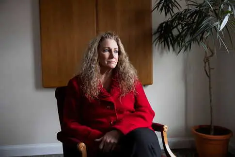 La Cour suprême montre son soutien à une femme hétérosexuelle dans une affaire de discrimination inversée.