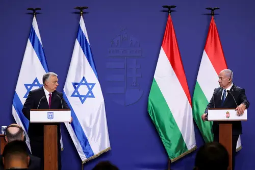 Le leader israélien Netanyahu salue la sortie de la Hongrie de la CPI lors de sa visite à Budapest.