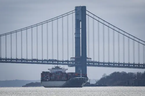 Le Canada et le Mexique non soumis aux nouveaux taux mondiaux alors que le tarif sur le fentanyl reste en place.
