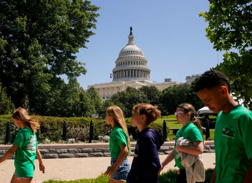 Les investisseurs constatent une détérioration des perspectives du déficit américain alors que la facture fiscale se dirige vers le Sénat.