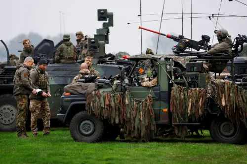 Les investisseurs mondiaux lancent des fonds de défense en Europe pour profiter du réarmement.