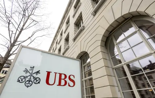 Ébranlée par les crises, la Suisse entrave le rêve mondial d'UBS.