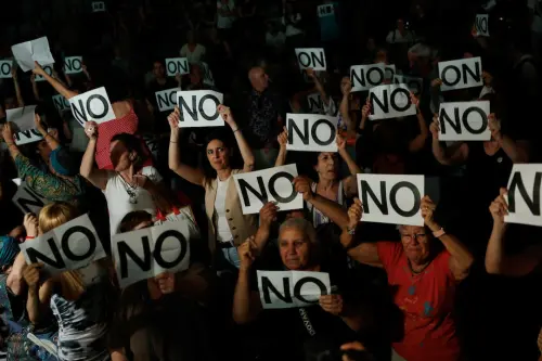 Les femmes ayant survécu aux centres de l'ère franquiste en Espagne perturbent l'excuse de l'Église catholique.