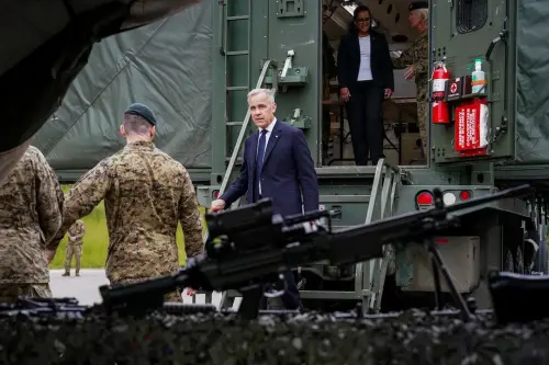 Le Canada promet de respecter l'objectif de dépenses de défense de l'OTAN plus tôt, les États-Unis accueillent la nouvelle.